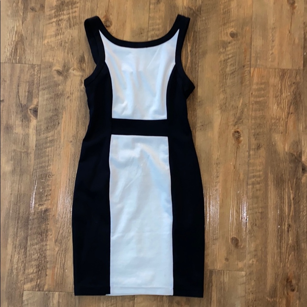 Lovely color block black and white dress staple
